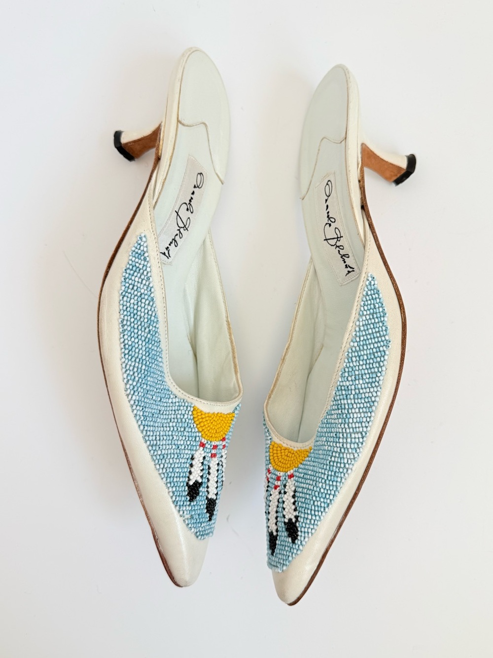Vintage Manolo Blahnik Ivory Leather Beaded Dreamcatcher Kitten Heel Mules EU 38 - Picture 5 of 10